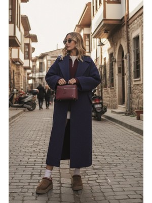 Kışlık Astarlı Sırtı Detaylı Kadın Kaşmir Kaban