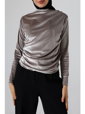 Sabr Kadife Balıkçı Yaka Büzgü Detaylı Bluz – Şık & Zarif