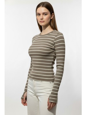 Moresun Kadın Çizgili Parmak Geçmeli Bluz - Kahverengi