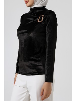 Sabr Kadife Yarım Balıkçı Yaka Tokalı Bluz – Zarif & Şık Kadın Bluz