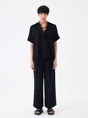 Rivus Jakarlı Pile Detaylı Geniş Paça Pantolon - Siyah