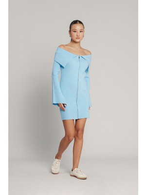 Nisan Triko Madonna Yaka Fermuarlı Elbise