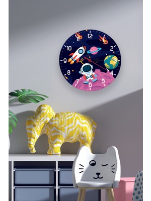 Çocuk Odası Dijital Baskılı Akar Duvar Saati Uzay ve Gezegen Temalı Açık Bej Renkli Tasarım