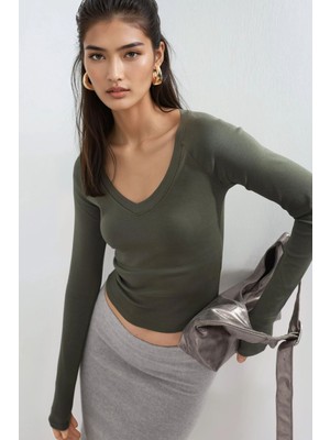 Hiccup Kadın Busem V Yaka Uzun Kollu Vücuda Oturan Bluz Haki Yeşil