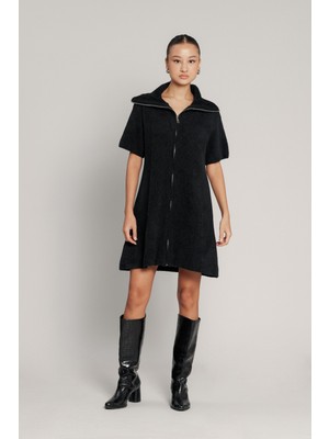 Nisan Triko Fermuar Detaylı Triko Elbise