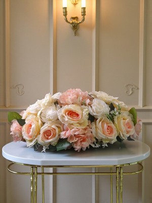 Neşeli Çiçekler Yapay Çiçek Masa Çiçeği 60X20 cm Yemek Masası Düğün Nişan Özel Gün Masa Üstü Dekor Masa Süsü Pastel Renk