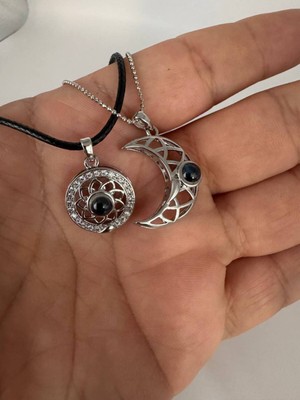 100 Dilde “seni Seviyorum” Mıknatıslı Ay ve Güneş Çift Kolye – Sevgili & Arkadaş Hediyesi