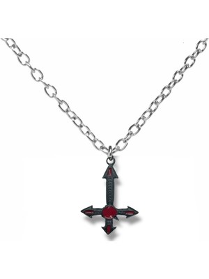 Siyah Zemin Üzerinde Kırmızı Nokta Detaylı Haç Figürlü Unisex Kolye – Metal Gotik ve Alternatif Takı