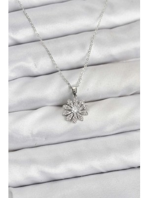 Shopwave Pirinç Gümüş Renk Çiçek Model Kadın Kolye