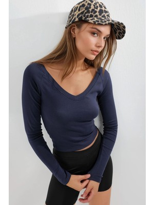 Hiccup Kadın Busem V Yaka Uzun Kollu Vücuda Oturan Bluz Lacivert