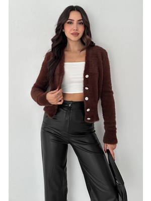 Kadın Çiçek Düğmeli Tüylü Hırka – Soft Bloom