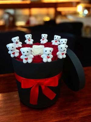 Sabır Hediyelik Ayıcık Detaylı Yapay Gül Kutusu