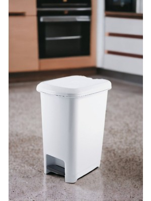 Özbience 10 Litre Slim Beyaz Pedallı Çöp Kovası, Şık ve Pratik Tasarım