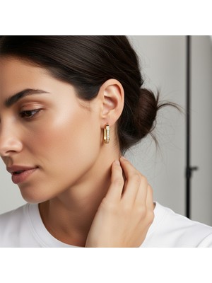 PIEDORA GOLD 14 Ayar Altın Taşlı Oval Halka Küpe | Modern ve Şık Tasarım