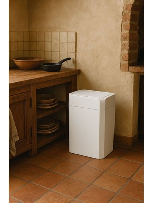 Özbience Otomatik Sensörlü 18L Çöp Kovası, Modern ve Pratik Kullanım