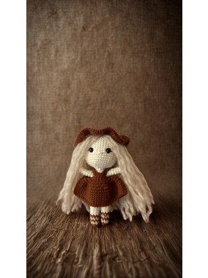 Hartopia El Yapımı Amigurumi Kız Bebek – Pamuk Iplik Örgü Dekoratif Oyuncak (15 Cm)