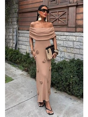 Faylora Eteği Gül Detay Madonna Yaka Elbise 2863