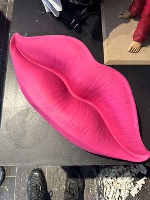 İki Cadı Tasarım Şık ve Dekoratif Pembe Duvar Dudak Dekorayon Ürünü