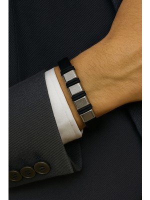 Herşey Nota Siyah Hakiki Deri Üzerine Metal Blok Detaylı Erkek Bileklik | Mıknatıslı Tokalı, Modern Tasarım