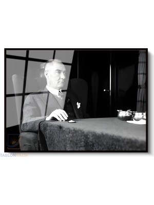 Tablonhazır Çerçeveli Yatay Cam Tablo Salon Duvar Tablosu Yatay Cam Ataturk Masada Otururken Ofis Tablosu