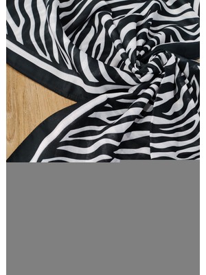 Cadde Dükkanı Nine Fresh Zebra Desenli Pamuklu Şal Siyah