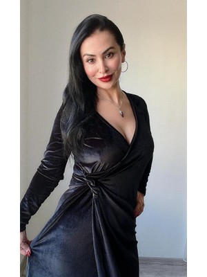 Balmior Kadın Uzun Kollu Kruvaze Yaka Yırtmaçlı Kadife Elbise