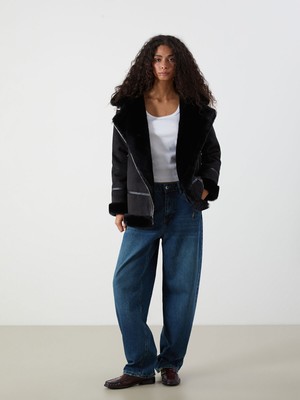 LC Waikiki Siyah Kürk Yaka Kadın Süet Görünümlü Mont