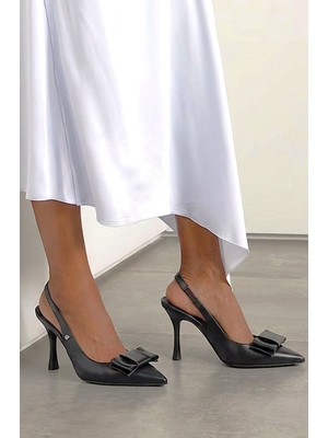 Fiore Ayakkabı Nivelle Esnek Yumuşak Kaymaz Taban (8 Cm) Siyah Cilt  Açık Lastikli Köşe Fiyonk Kadın Topuklu Ayakkabı