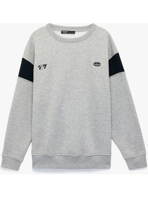 Koton Şardonlu Uzun Kollu Bisiklet Yaka Arkası Baskılı Sweatshirt