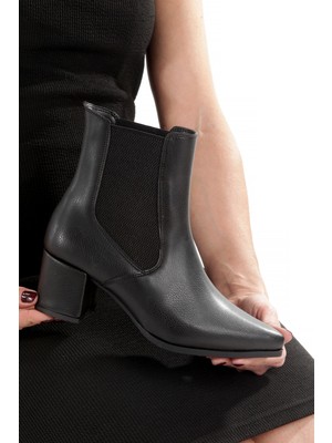 Modabuymus Siyah Kalın Topuklu Yanları Lastikli Kadın Bot Naylay