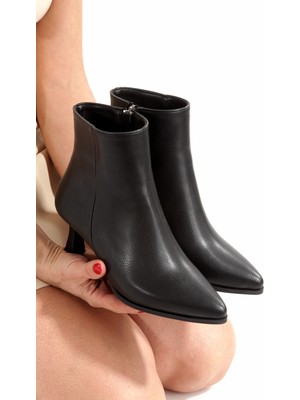 Modabuymus Siyah Mat Kısa Kadeh Topuklu Kadın Bot Kurabe