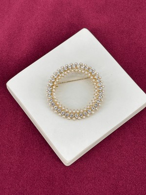 Calista Aksesuar Küçük Inci ve Gümüş Taşlı Çember Şekilli Gold Broş