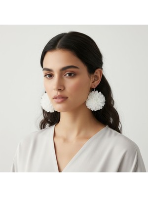 Çiçekli Sallanan Zarıf ve Şık Kadın Küpe