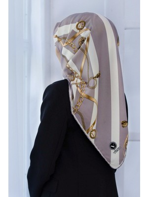 Violla Twill Çizgili Kemer ve Zinci Desenli Gri Renkli 90X90 Eşarp (Ipek Içermez) Kenar Dikiş Şekli El Diki