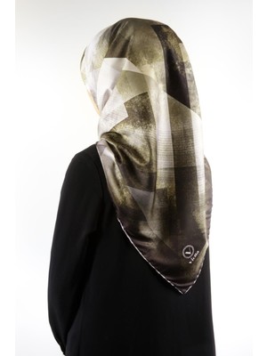 Violla Twill Batik Desenli Haki Renkli 90X90 Eşarp (Ipek Içermez) Dikim Şekli : El Dikişi