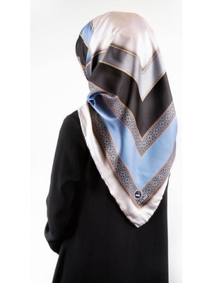 Violla Twill Gold Detaylı ve Antik Motif Desenli Petrol Yeşili - Indigo Renkli 90X90 Eşarp (Ipek Içermez) K