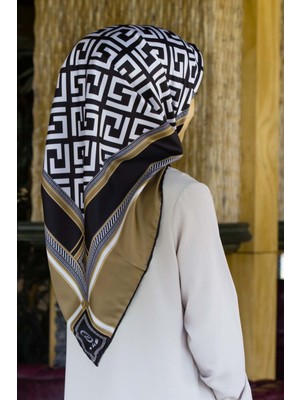 Violla Twill Antik Desenli Bej Renkli 90X90 Eşarp (Ipek Içermez) Kenar Dikiş Şekli El Dikişli