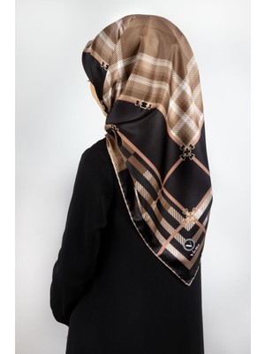 Violla Twill Kemerli ve Ekose Desenli Siyah Renkli 90X90 Eşarp (Ipek Içermez)Kenar Dikiş Şekli El Dikişli