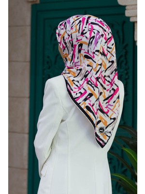 Violla Twill Geometrik Desenli Pembe - Turuncu Renkli 90X90 Eşarp (Ipek Içermez) Dikim Şekli : El Dikişi