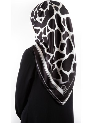 Violla Kristal Taş Desenli Siyah Renkli 90X90 Eşarp (Ipek Içermez) Dikim Şekli : El Dikişi