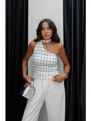 Havoş Beyaz Kendinden Şallı Puantiyeli Bluz