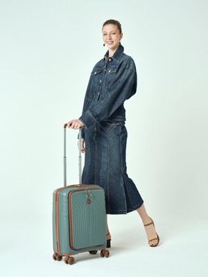 United Colors Of Benetton Benetton 8010 Laptop Bölmeli Küçük Boy Polipropilen Kırılmaz Valiz  Tekerlekli Valiz