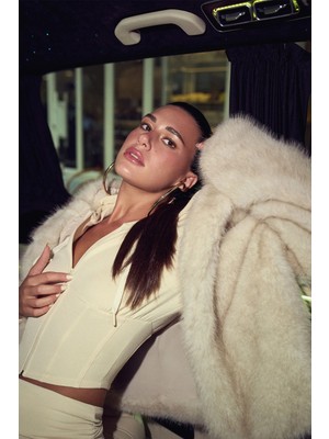 Koton Kadın x Sibil Çetinkaya - Suni Kürk Mont Uzun Kollu Kapüşonlu 6WAK20232EW