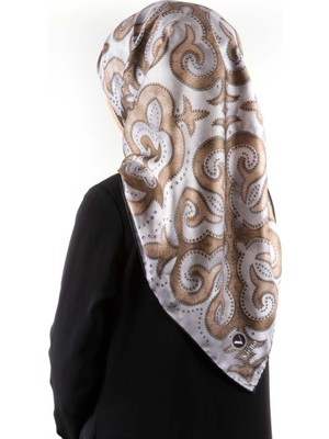 Violla Twill Barok Desenli Gri - Bej Renkli 90X90 Eşarp (Ipek Içermez) Kenar Dikiş Şekli El Dikişli
