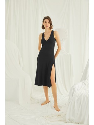 Monamise Kadın Göğüs ve Sırt Dekolteli Dantelli Yırtmaçlı Gecelik 20004