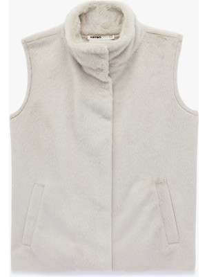 Koton Çıt Çıt Düğme Detaylı Kolsuz Oversize Dik Yaka Suni Kürk Yelek