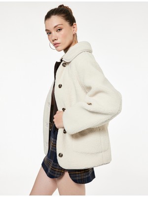 Koton Klasik Yaka Cep Detaylı Düğmeli Suni Kürk Ceket