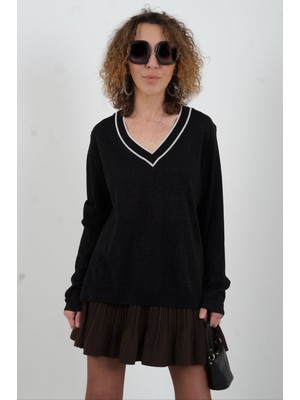 Zelish My Sister Siyah V Çizgili Yaka Simli Triko Kazak