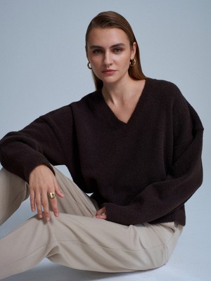 Dilvin 10645 V Yaka Yün Karışımlı Kazak-Koyu Kahve