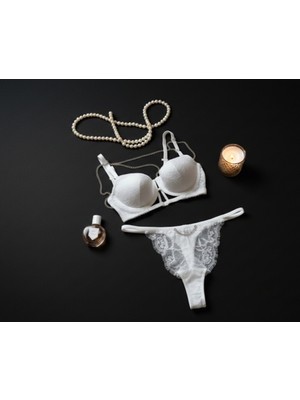 Reyn Beyaz Dantel, Askısı Taş Detaylı Destekli Sütyen ve Tanga Takımı